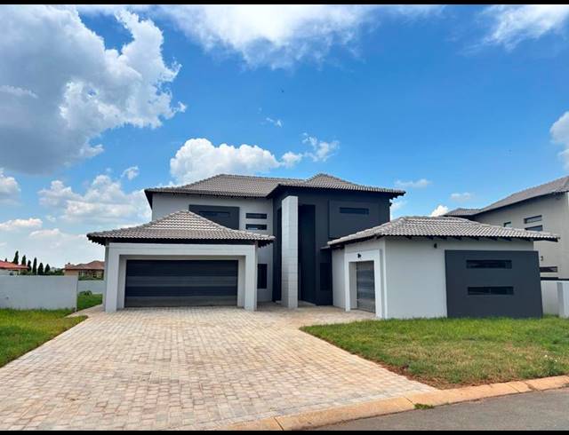 5 BEDROOM HOUSE FOR SALE IN SAVANNAH COUNTRY ESTATE